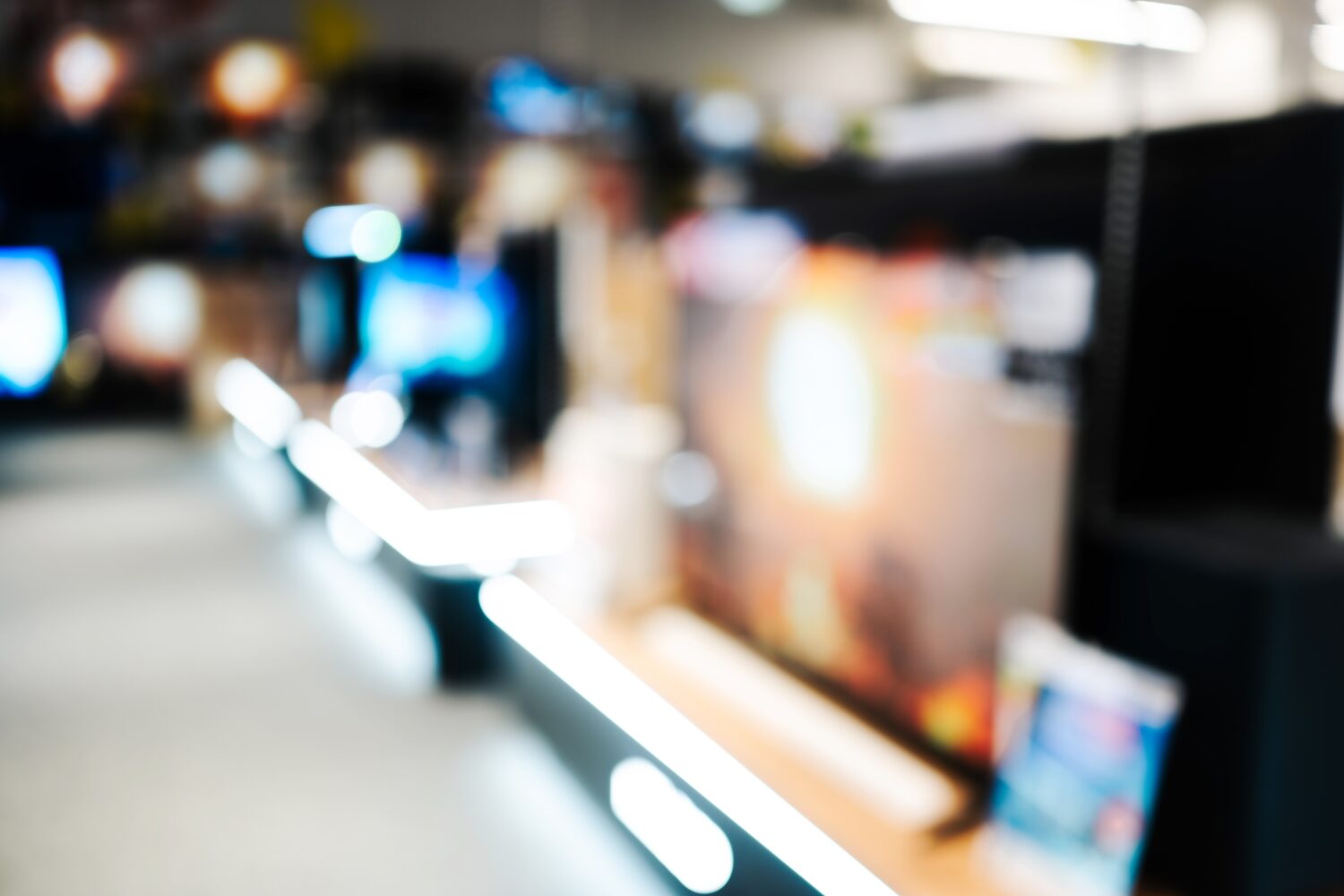 Interior de tienda retail con material POP